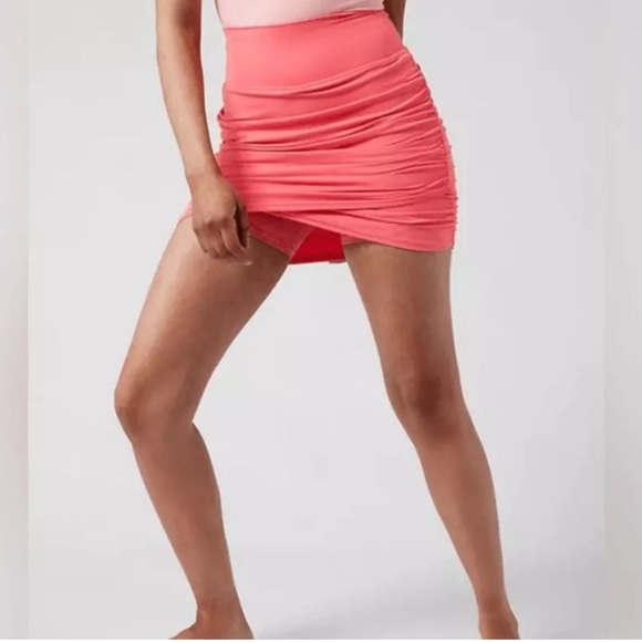 *NWOT* ATHLETA TRANSCEND SKORT - Coral Petal - Picture 2 of 4
